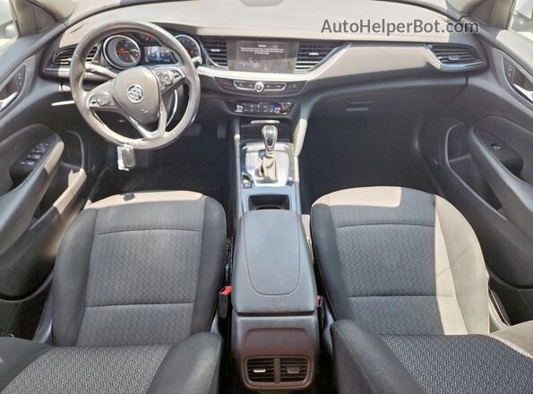W04GL6SX6J1130082 2018 BUICK REGAL White Dashboard view