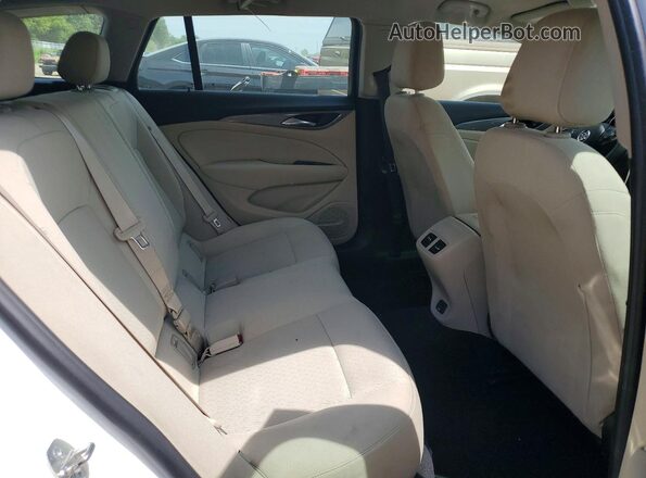 W04GT8SX2K1028775 2019 BUICK REGAL White Widok tylnych siedzeń