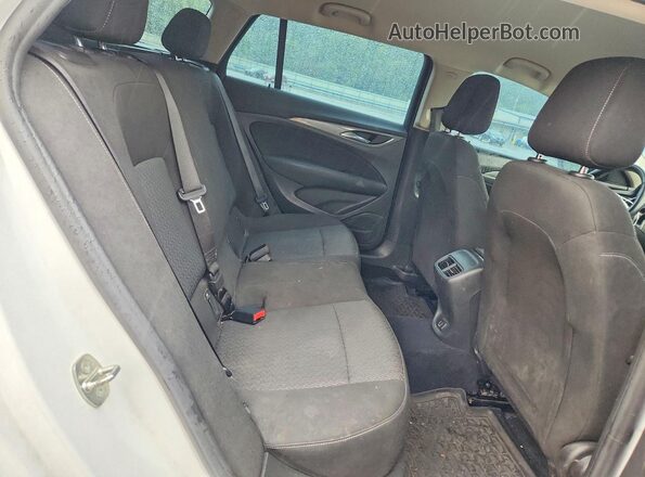 W04GU8SX5K1010431 2019 BUICK REGAL White Vista interior trasera