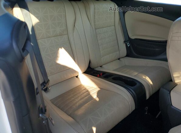 W04WT3N52GG046710 2016 BUICK CASCADA White Vista de los asientos traseros