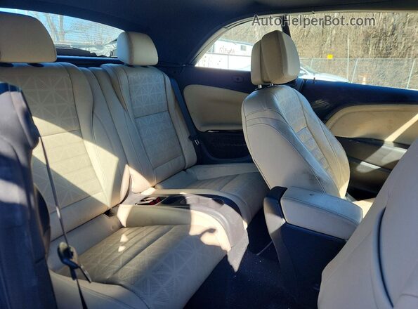 W04WT3N57GG106898 2016 BUICK CASCADA Gray Rear seats view