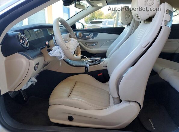 W1K1K5JBXMF169771 2021 MERCEDES-BENZ E Silver Widok wnętrza z przodu