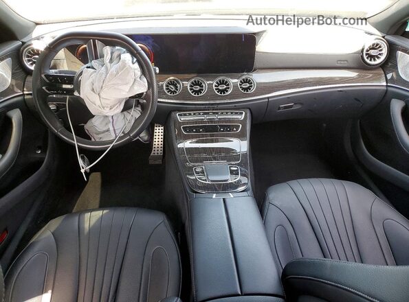 W1K2J5KB9PA121105 2023 MERCEDES-BENZ CLS-CLASS Black Widok deski rozdzielczej