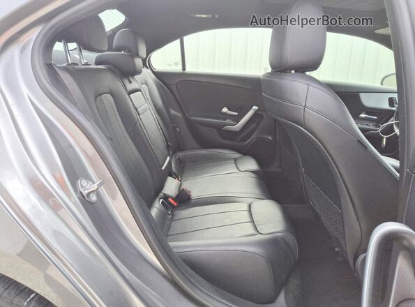 W1K3G4EB2LW047449 2020 MERCEDES-BENZ A Gray Widok tylnych siedzeń