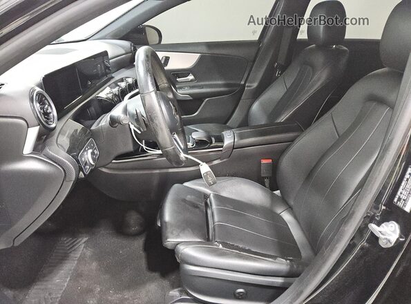 W1K3G4EB3LJ201356 2020 MERCEDES-BENZ A Black 