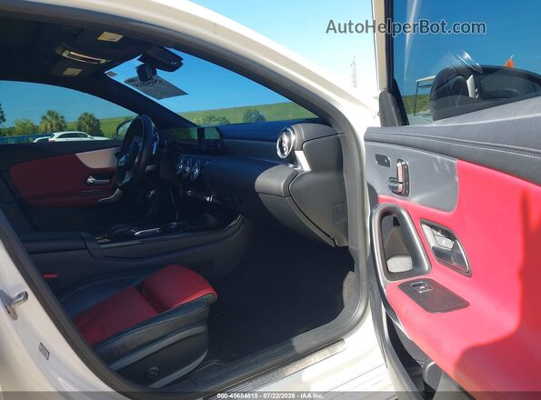W1K3G4EB3MJ308280 2021 MERCEDES-BENZ A 220 Белый Вид салона спереди