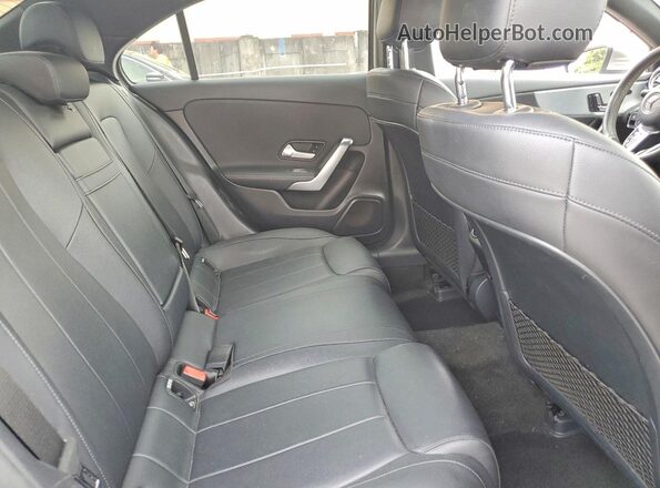 W1K3G4EB5LJ199979 2020 MERCEDES-BENZ A Gray Widok tylnych siedzeń