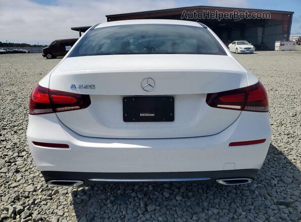 W1K3G4EB6NJ363758 2022 MERCEDES-BENZ A Белый Вид сзади
