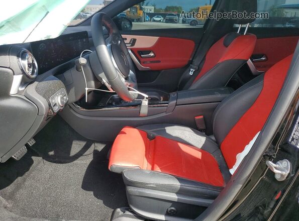 W1K3G4EB9NJ339972 2022 MERCEDES-BENZ A Black Вид салону спереду