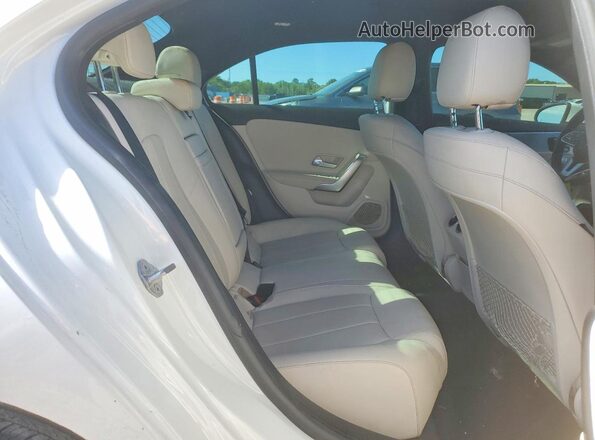W1K3G4EBXLJ212404 2020 MERCEDES-BENZ A Белый Вид задних сидений