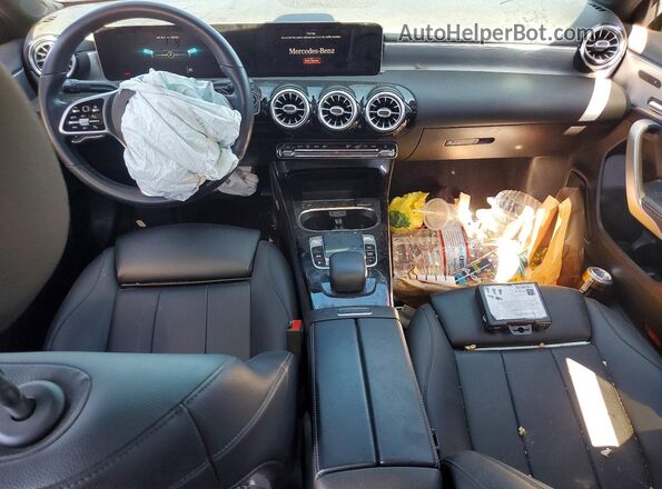 W1K3G4EBXLW043763 2020 MERCEDES-BENZ A Red Vista del salpicadero