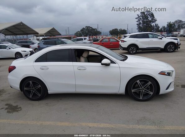 W1K3G4EBXNJ324770 2022 MERCEDES-BENZ A 220 White Vista interior trasera