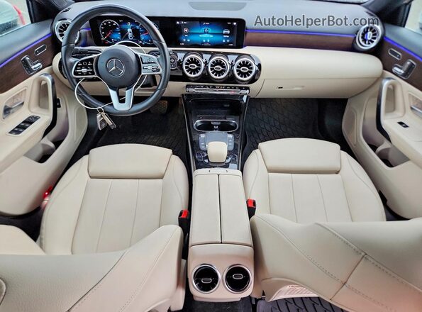 W1K3G4FB2MJ288506 2021 MERCEDES-BENZ A White Vista del salpicadero