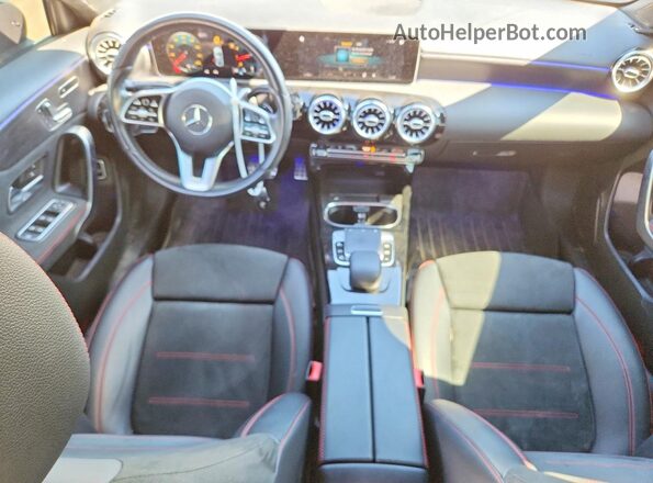 W1K3G4FB3LJ209908 2020 MERCEDES-BENZ A Gray Widok deski rozdzielczej
