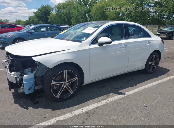 W1K3G4FB4MJ321781 2021 MERCEDES-BENZ A 220 Белый Передняя левая четверть
