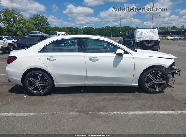 W1K3G4FB4MJ321781 2021 MERCEDES-BENZ A 220 Белый Вид задней части салона