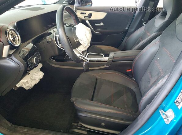 W1K5J4HB1SN483395 2025 MERCEDES-BENZ CLA-CLASS Blue Widok wnętrza z przodu