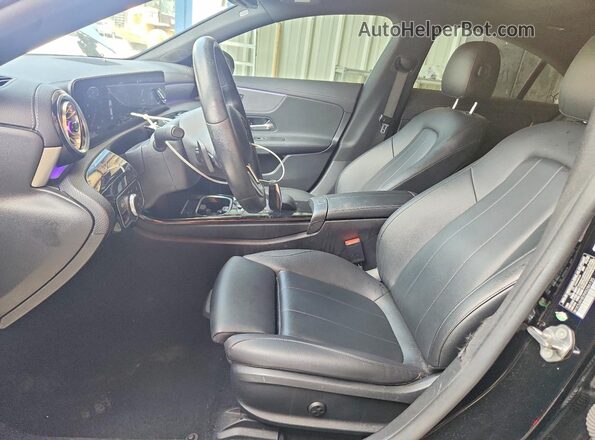 W1K5J4HB3NN286135 2022 MERCEDES-BENZ CLA-CLASS Black Սալոնի դիմացի տեսք