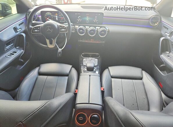 W1K5J4HB3NN286135 2022 MERCEDES-BENZ CLA-CLASS Black Առջևի վահանակի տեսք