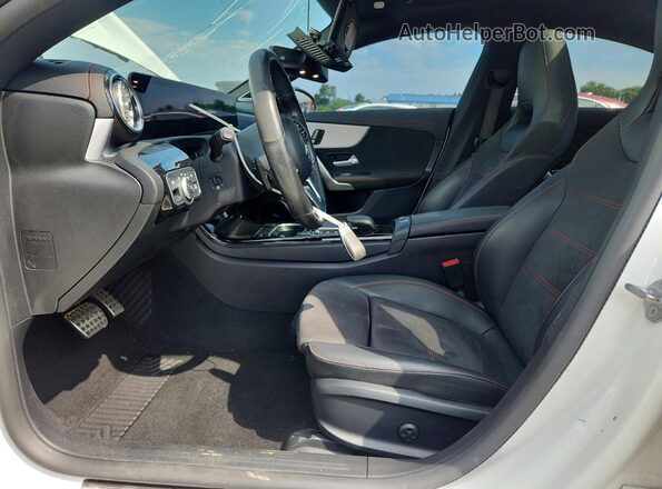 W1K5J4HB4MN208333 2021 MERCEDES-BENZ CLA-CLASS White Widok wnętrza z przodu