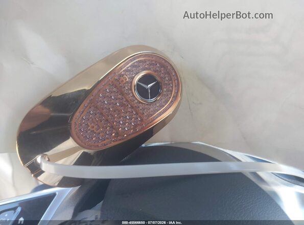 W1KAF4GB7PR094083 2023 MERCEDES-BENZ C-CLASS White Widok deski rozdzielczej