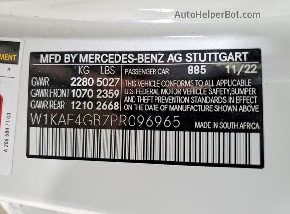 W1KAF4GB7PR096965 2023 MERCEDES-BENZ C White Vista del compartimento del motor