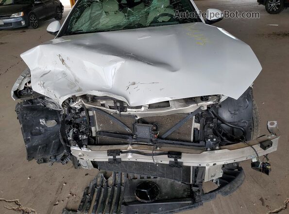 W1KAF4GB7PR096965 2023 MERCEDES-BENZ C White Vista interior trasera