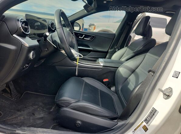 W1KAF4GB8PR089829 2023 MERCEDES-BENZ C White Vista interior delantera