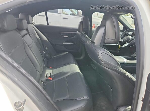 W1KAF4GB8PR089829 2023 MERCEDES-BENZ C White Vista de los asientos traseros