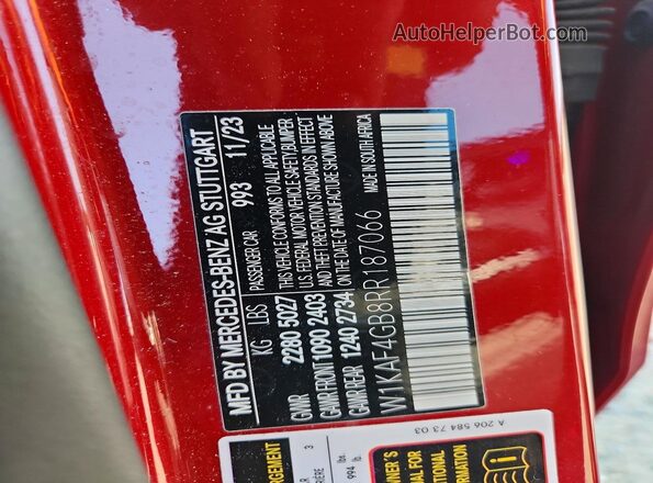 W1KAF4GB8RR187066 2024 MERCEDES-BENZ C Red Vista del compartimento del motor