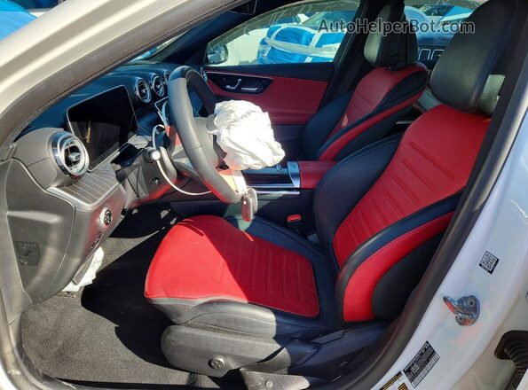 W1KAF4GBXPR085670 2023 MERCEDES-BENZ C White Vista interior delantera