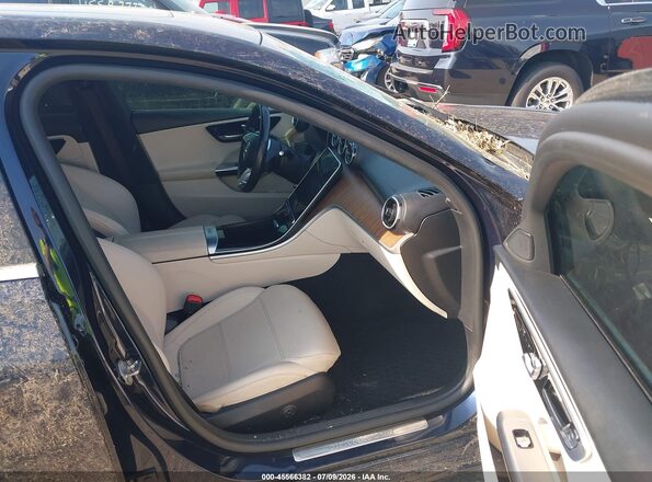 W1KAF4HB4NR062784 2022 MERCEDES-BENZ C-CLASS Black Front interior view
