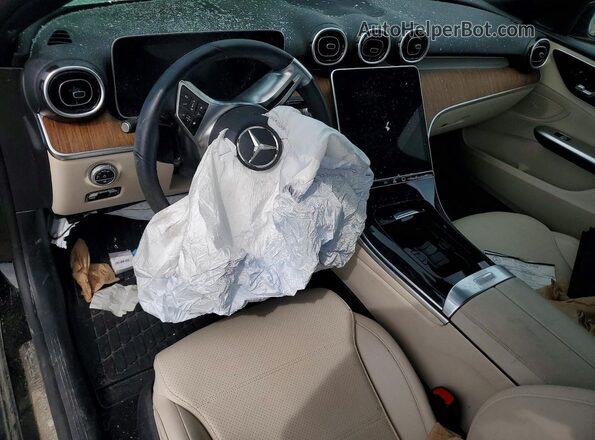 W1KAF4HB8PR082975 2023 MERCEDES-BENZ C Black Vista del salpicadero