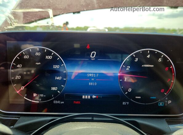 W1KAF4HB8RR223157 2024 MERCEDES-BENZ C Red Vista del cuadro de instrumentos