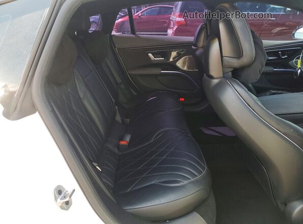 W1KCG2DB0NA009501 2022 MERCEDES-BENZ EQS White Vista de los asientos traseros