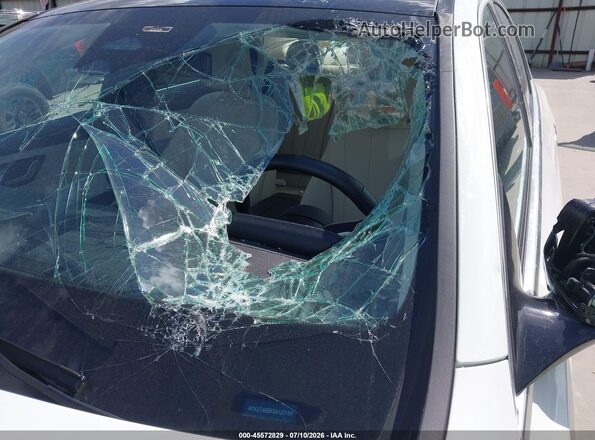 W1KLF6BB8SA120189 2025 MERCEDES-BENZ E-CLASS White Widok wnętrza 360 stopni