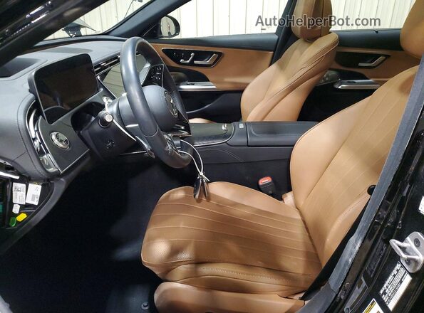 W1KLF6BB8SA156481 2025 MERCEDES-BENZ E Black წინა სალონის ხედი