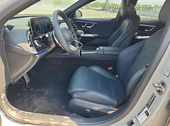 W1KLF6DB6TA214148 2026 MERCEDES-BENZ E Silver წინა სალონის ხედი