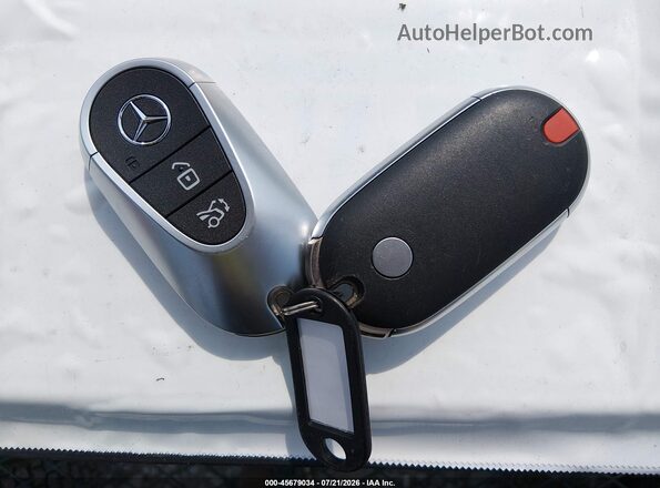 W1KMJ4HB8TF088380 2026 MERCEDES-BENZ CLE 300 Белый Вид панели приборов