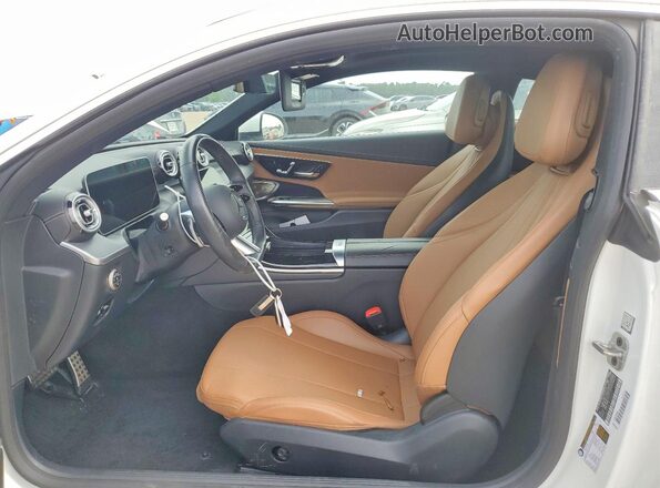 W1KMJ4HBXSF058957 2025 MERCEDES-BENZ CLE White Вид салону спереду