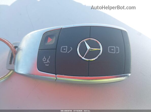 W1KWF8DB1MR652085 2021 MERCEDES-BENZ C-CLASS Белый Вид панели приборов