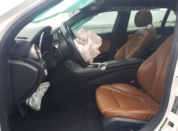 W1KWF8DB6LR588964 2020 MERCEDES-BENZ C White Vista interior delantera
