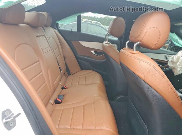 W1KWF8DB6LR588964 2020 MERCEDES-BENZ C White Vista de los asientos traseros