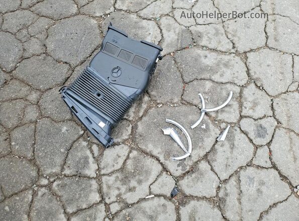 W1KZF5KB5PB185605 2023 MERCEDES-BENZ E Charcoal Vista del compartimento del motor