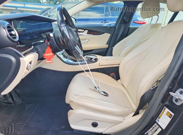W1KZF6JB0LA802237 2020 MERCEDES-BENZ E Black Вид салону спереду