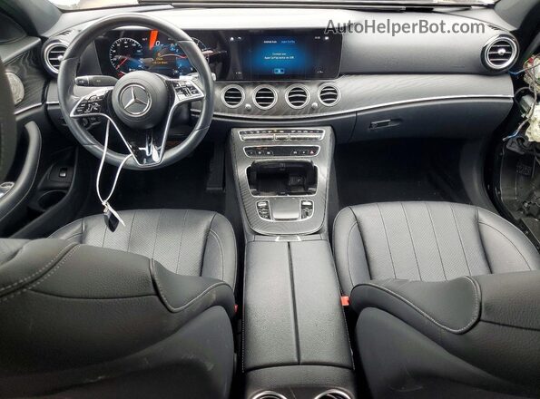 W1KZF8DB1NB090115 2022 MERCEDES-BENZ E Gray Vista del salpicadero
