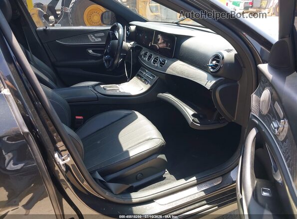 W1KZF8DB3MA967322 2021 MERCEDES-BENZ E-CLASS Черный Вид салона спереди