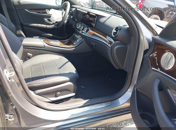 W1KZF8DB4MA994044 2021 MERCEDES-BENZ E-CLASS Gray Вид салону спереду