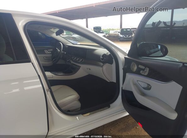 W1KZF8DB6PB102813 2023 MERCEDES-BENZ E-CLASS Белый Вид салона спереди
