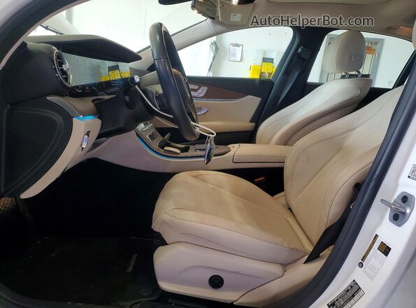 W1KZF8DB7NB089776 2022 MERCEDES-BENZ E Белый Вид салона спереди